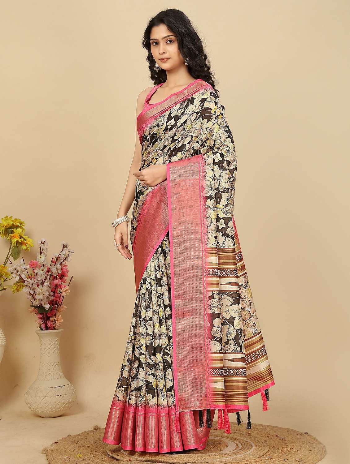 women printed casual wear saree with blouse - 22491537 -  Standard Image - 2