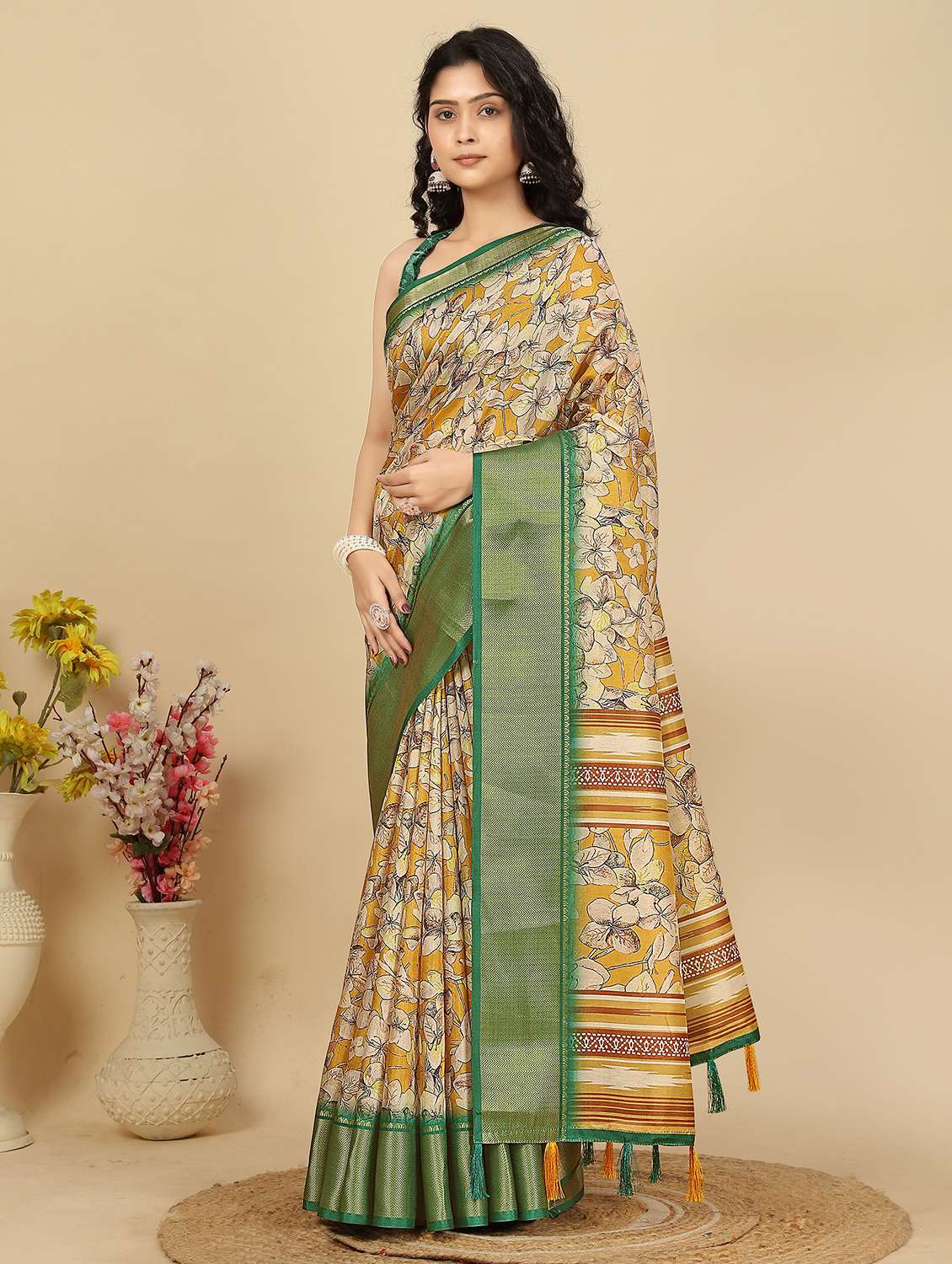 women printed casual wear saree with blouse - 22491540 -  Standard Image - 2