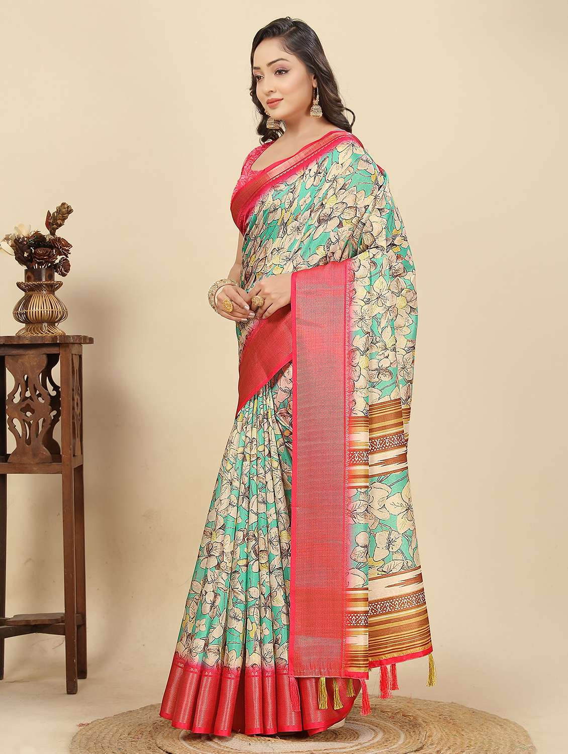 women printed casual wear saree with blouse - 22491542 -  Standard Image - 2