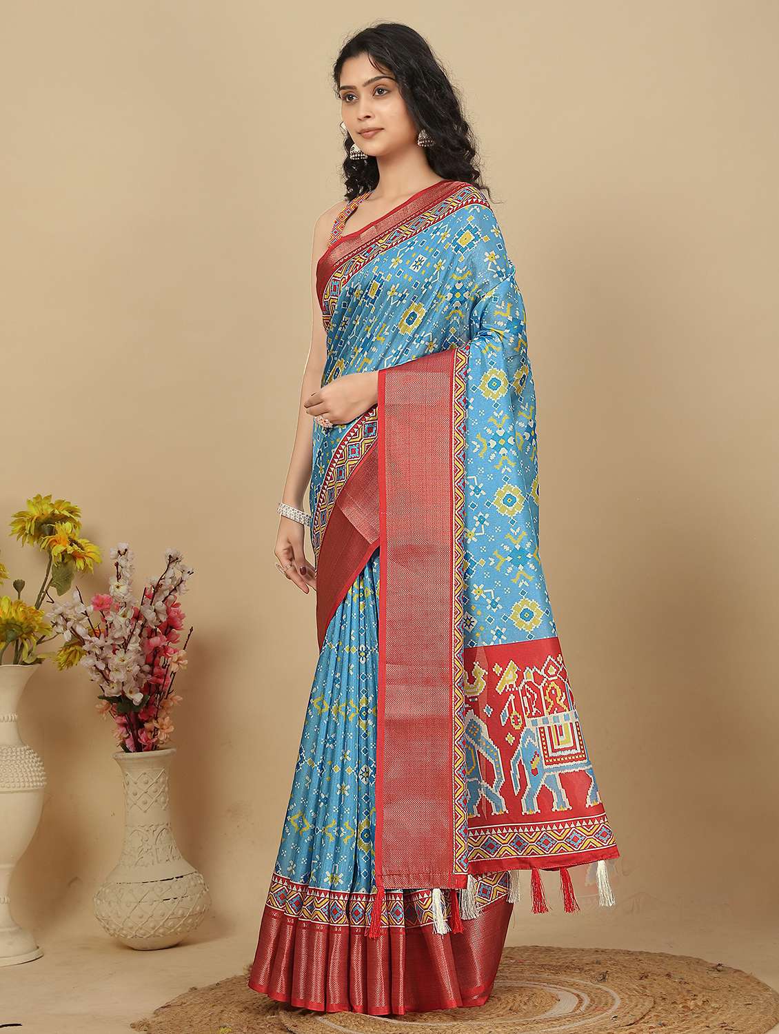 women printed patola saree with blouse - 22491552 -  Standard Image - 2