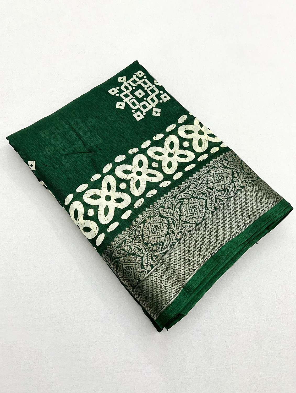women printed casual wear saree with blouse - 22491590 -  Standard Image - 2