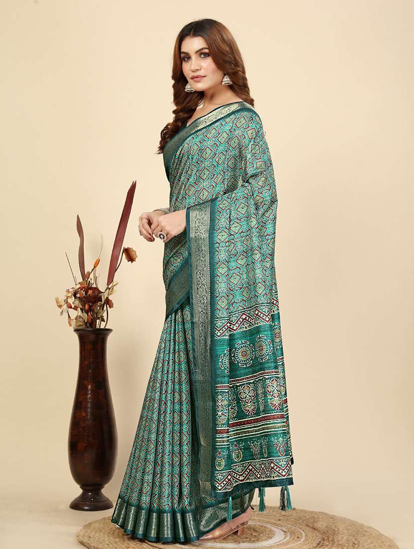 women printed casual wear saree with blouse - 22491928 -  Standard Image - 2