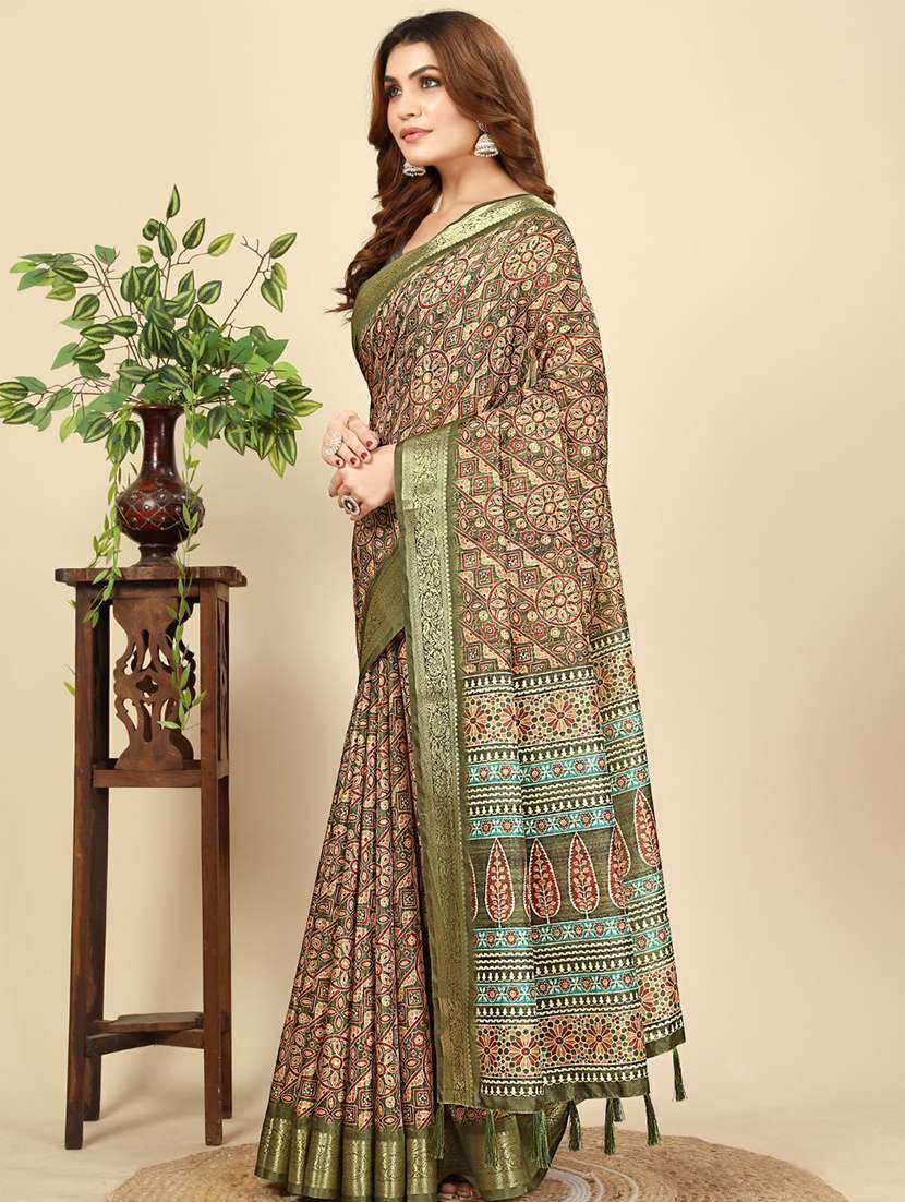 women printed casual wear saree with blouse - 22491940 -  Standard Image - 2