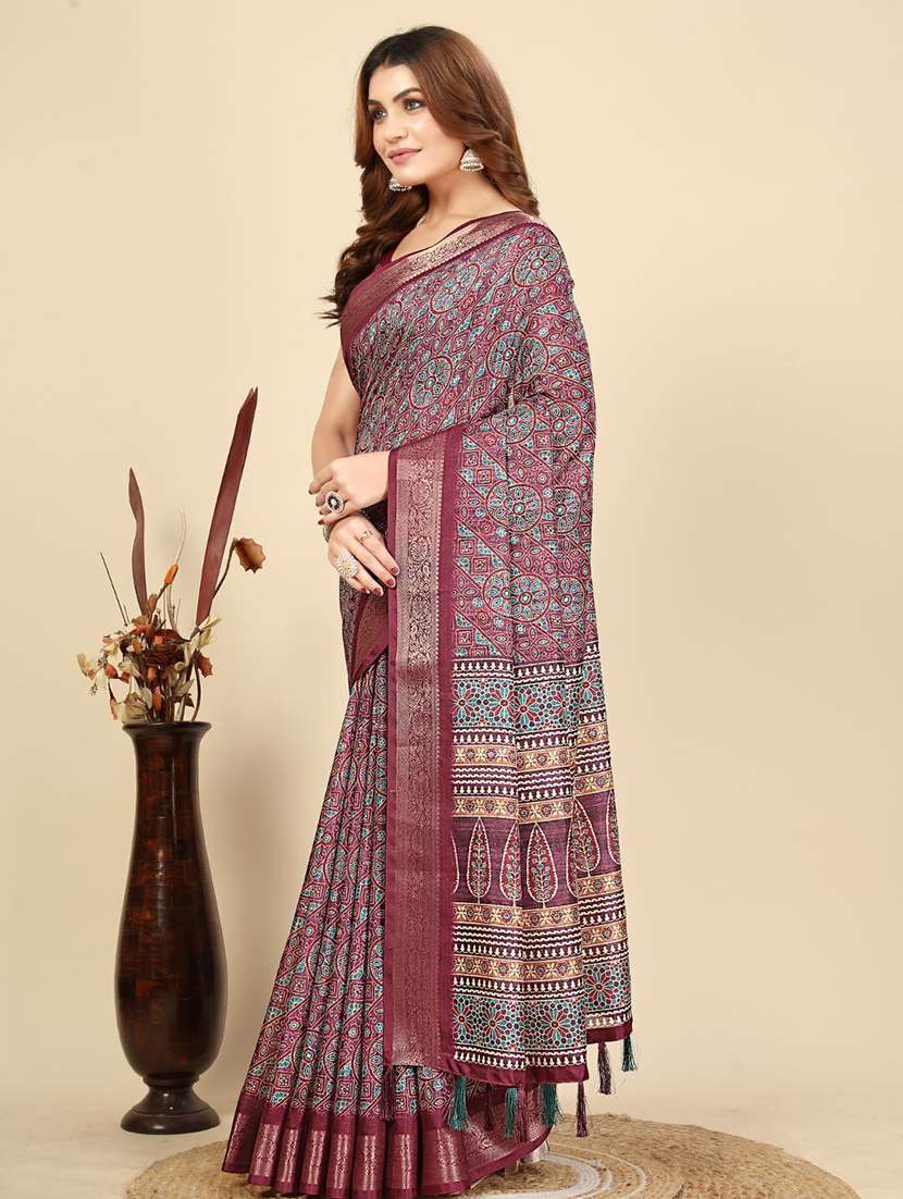 women printed casual wear saree with blouse - 22491942 -  Standard Image - 2
