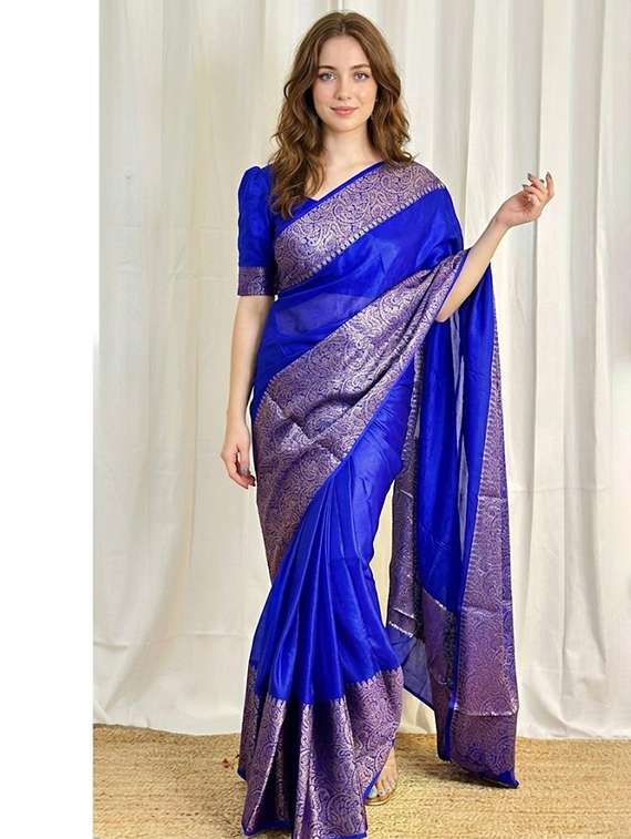 women solid with bordered saree with blouse