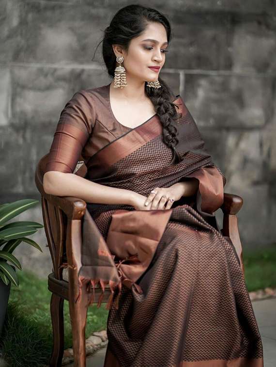 women self design kanjivaram saree with blouse - 22492816 -  Standard Image - 2