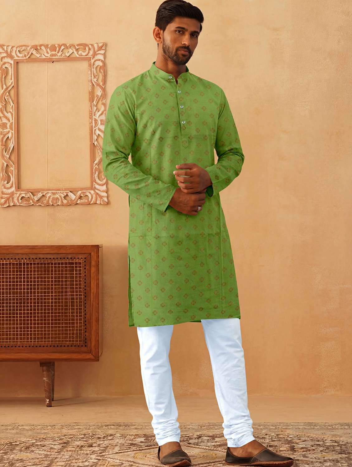 men printed mandarin neck kurta pyjama set