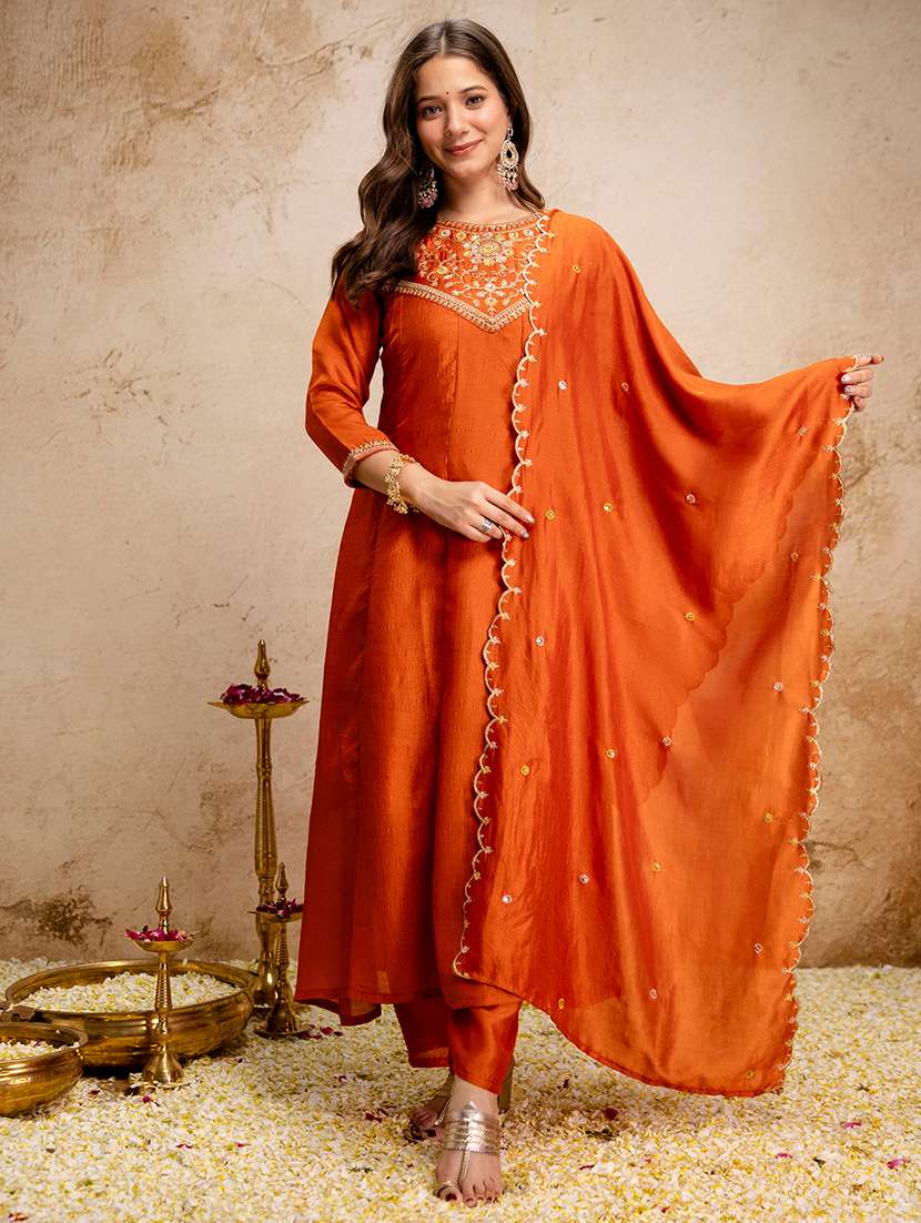 women solid with work three quarter sleeve kurta pant with dupatta set