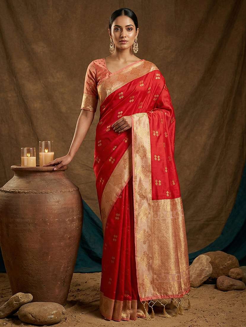 women self design banarasi saree with blouse