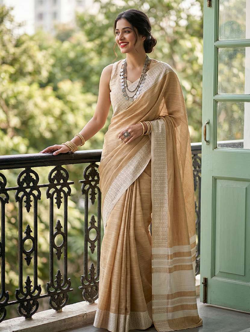 women self design handloom saree with blouse