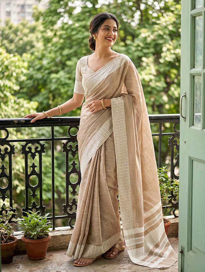 women self design handloom saree with blouse
