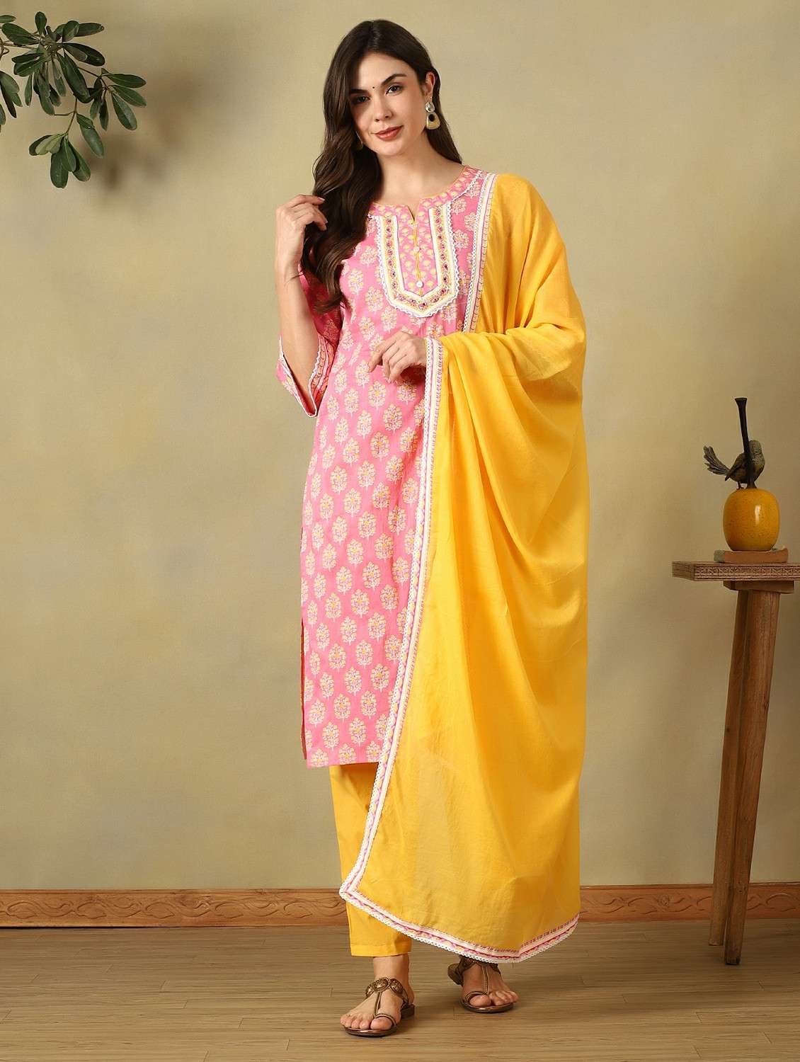women printed three quarter sleeve kurta pant with dupatta set
