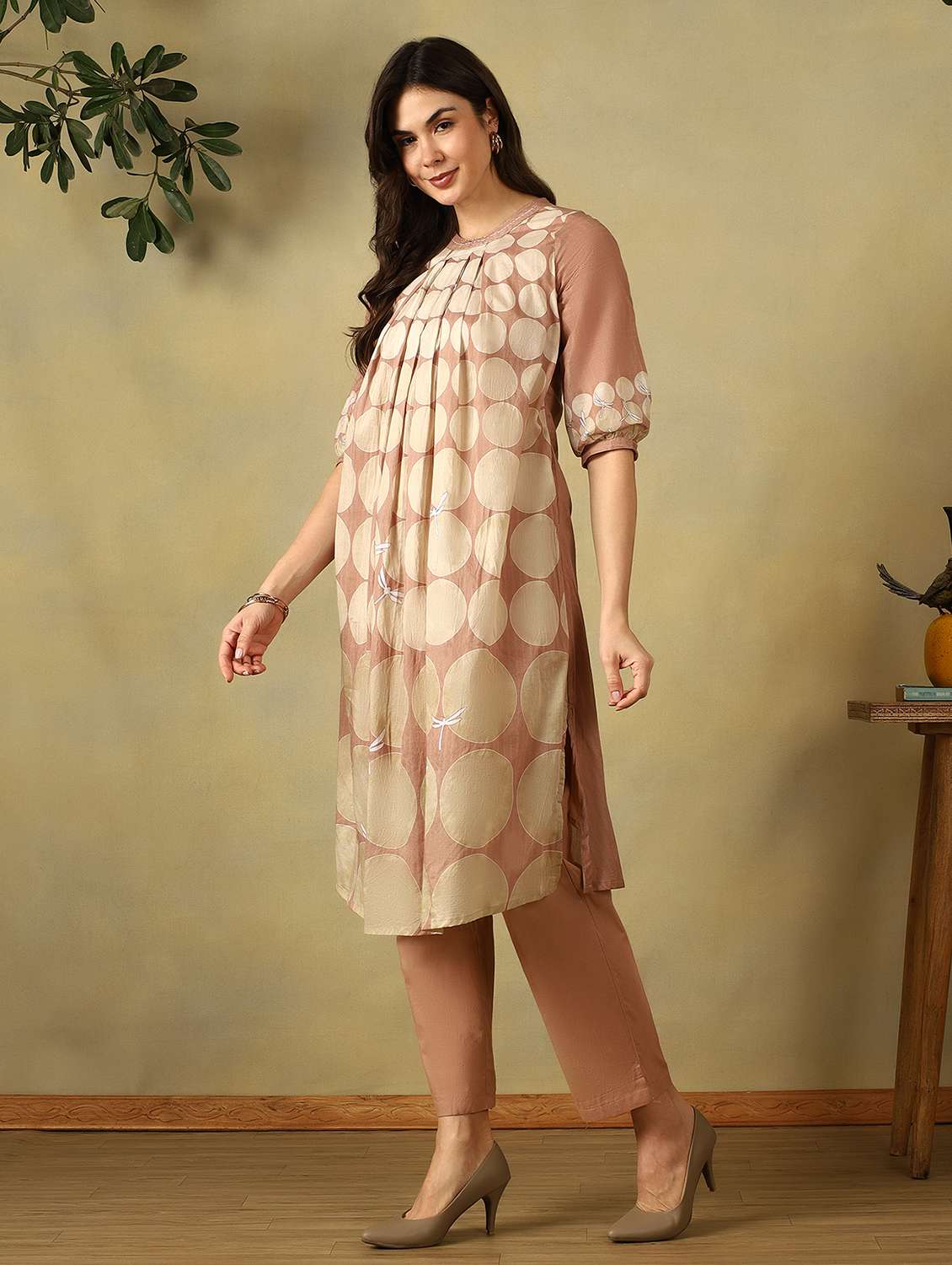 women printed three quarter sleeve kurta pant set - 22495561 -  Standard Image - 2