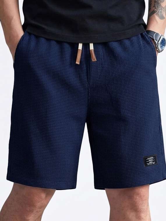 men textured mid rise regular fit short