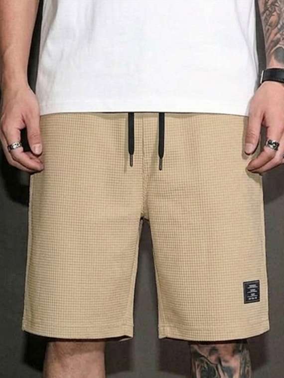 men textured mid rise loose fit short