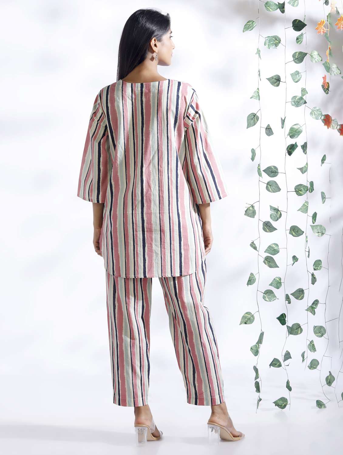 Women Printed Three Quarter Sleeve Nightwear Set - 22498564 -  Standard Image - 2