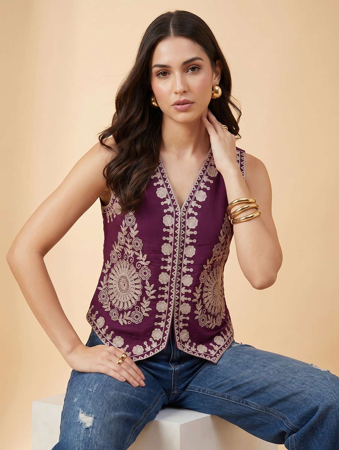 women embroidered sleeveless vest top