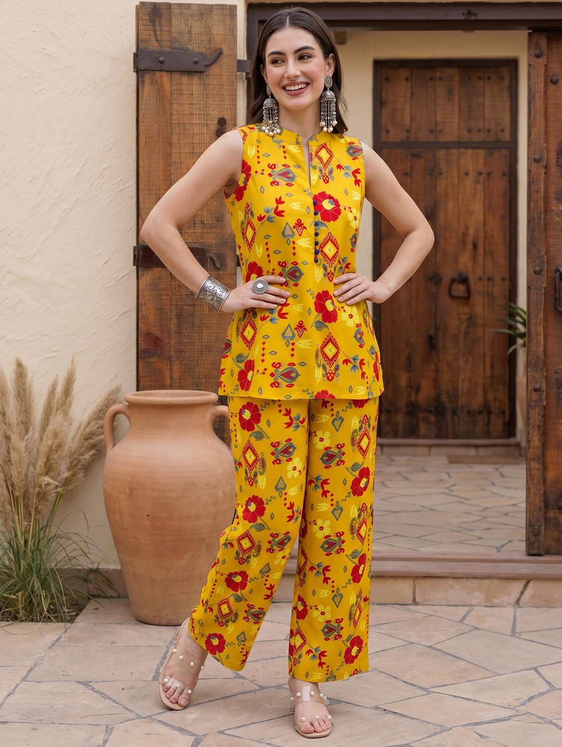 women printed sleeveless ethnic co-ord set