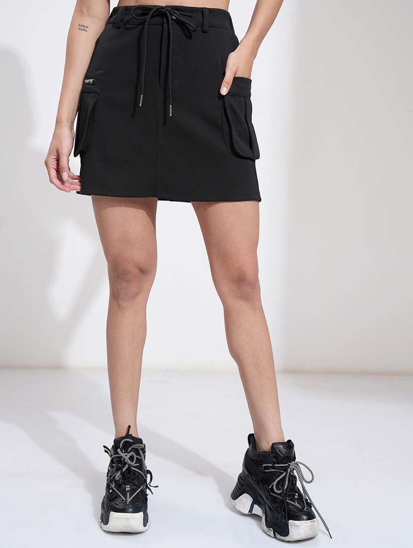 women solid mid rise mini cargo skirt