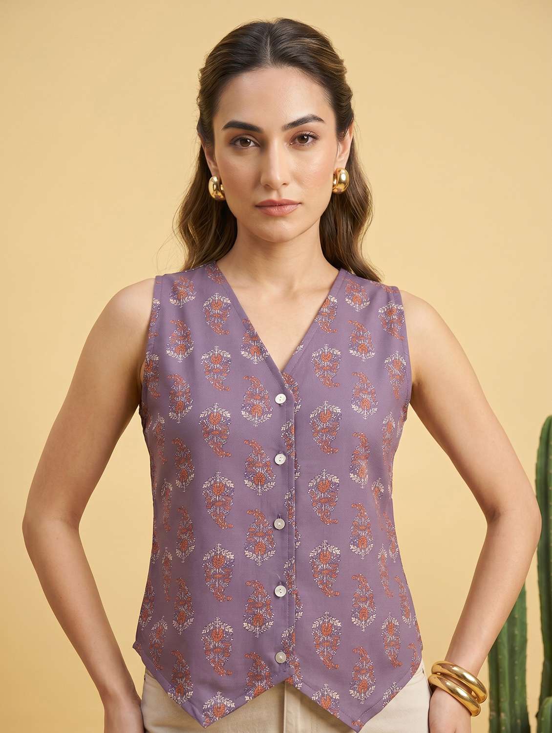 women printed sleeveless regular fit vest top