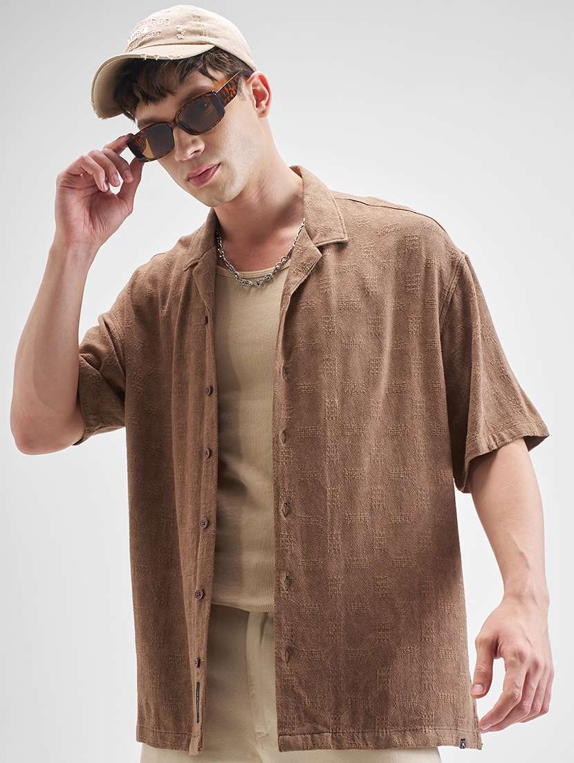 men self design short sleeve loose fit casual shirt