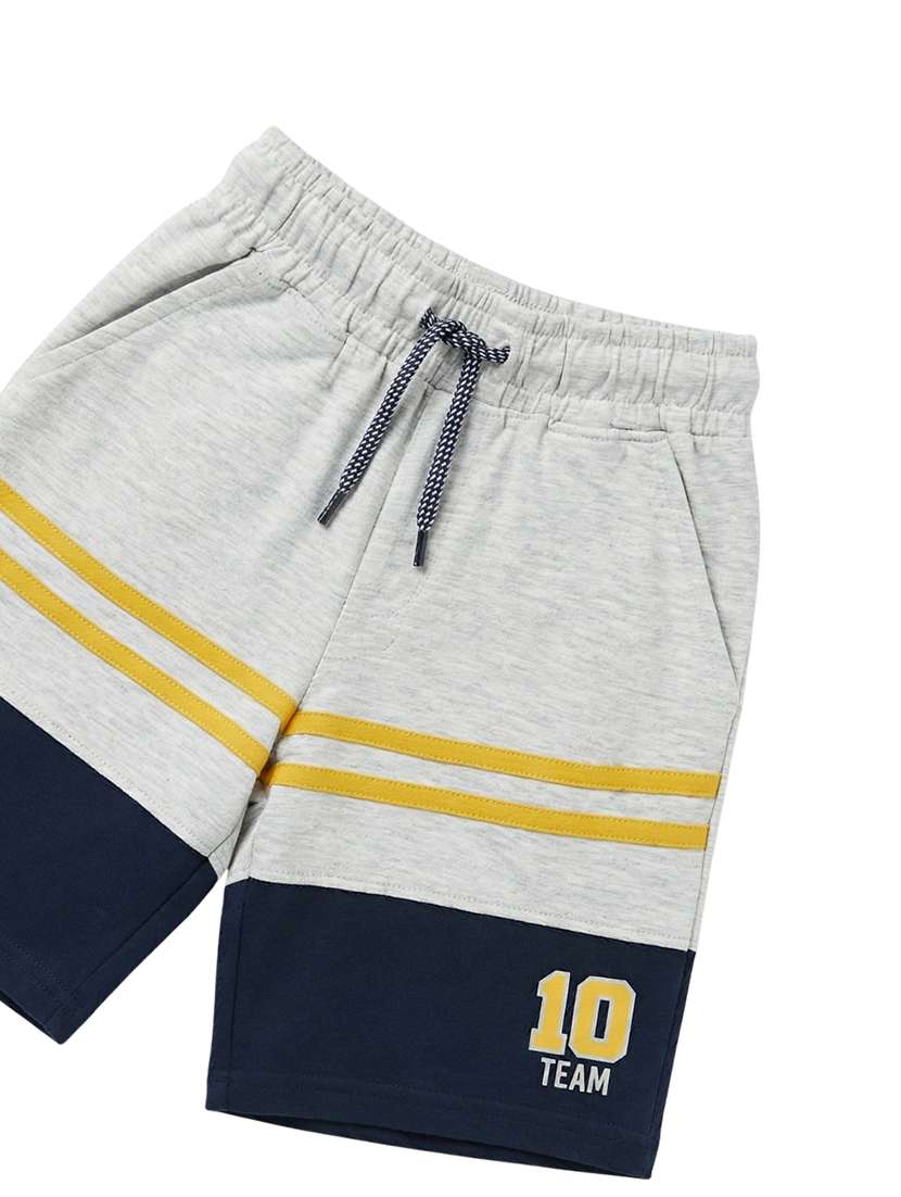 boys colourblocked regular shorts - 22499654 -  Standard Image - 2