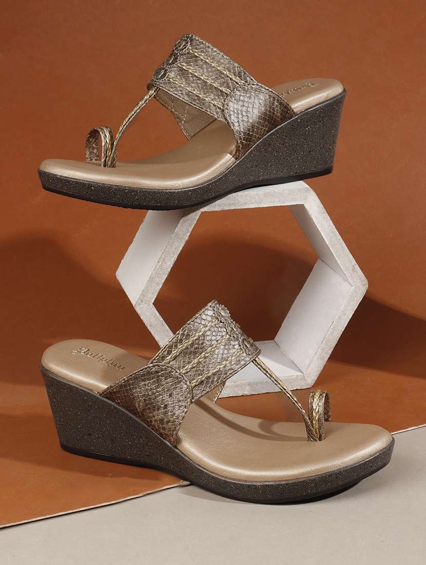 women animal print one toe wedges