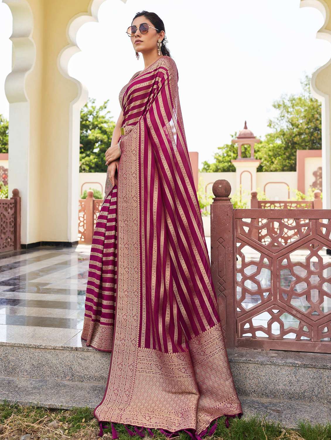 women self design banarasi saree with blouse - 22499811 -  Standard Image - 2