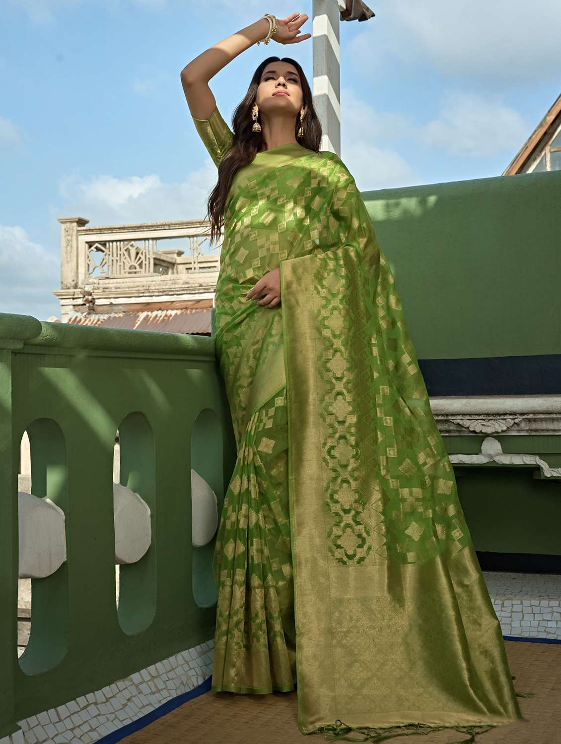 women self design banarasi saree with blouse - 22499830 -  Standard Image - 2