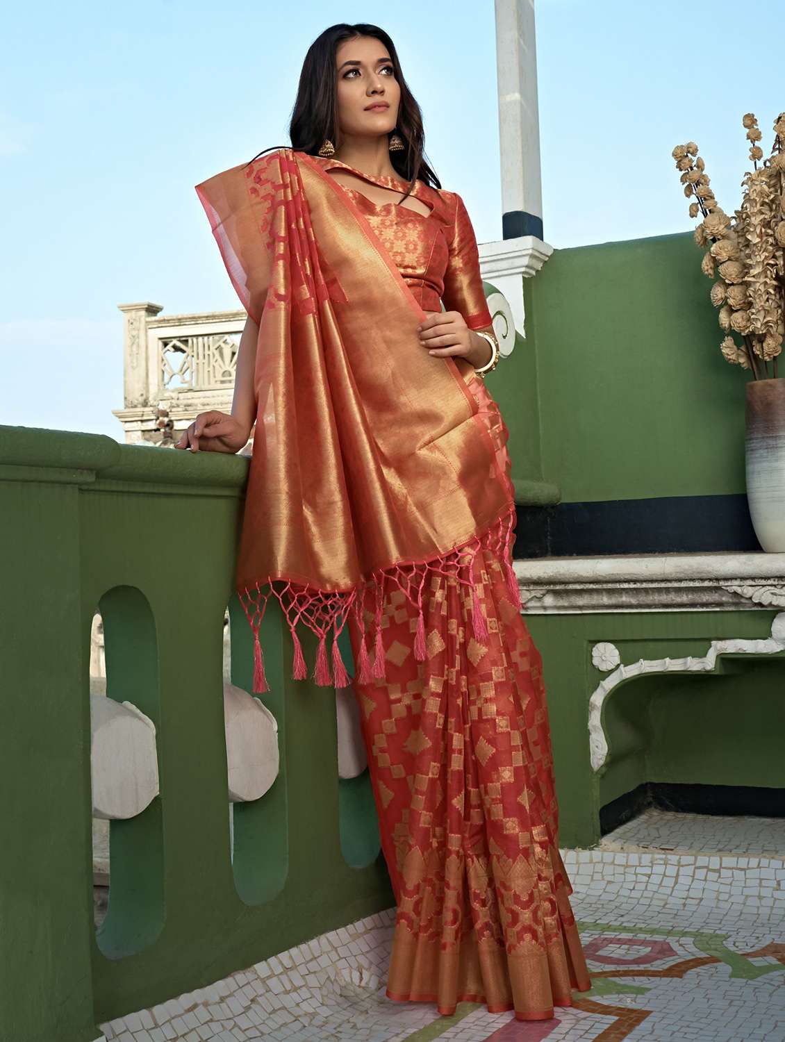 women self design banarasi saree with blouse - 22499831 -  Standard Image - 2