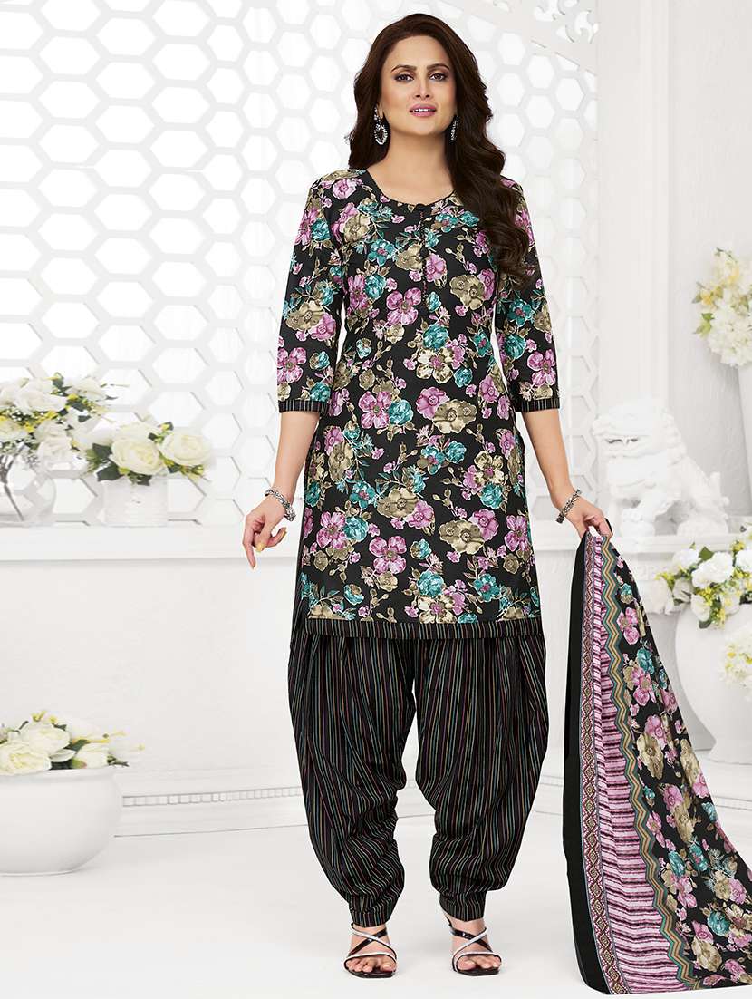 women printed three quarter sleeve kurta patiala with dupatta set