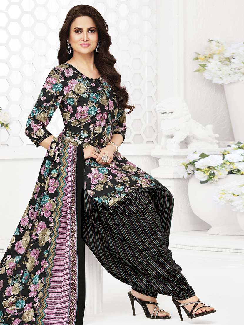 women printed three quarter sleeve kurta patiala with dupatta set - 22500094 -  Standard Image - 2