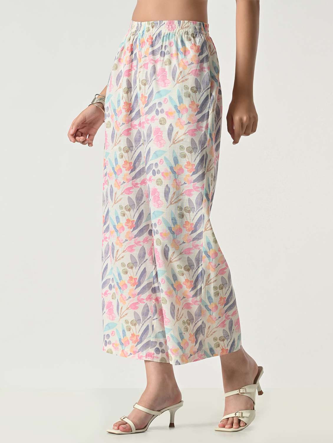 women floral printed mid rise straight fit palazzo - 22500120 -  Standard Image - 2