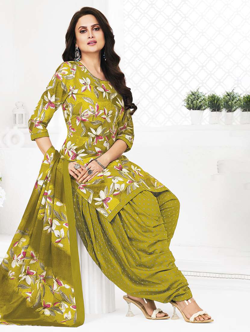 women printed three quarter sleeve kurta patiala with dupatta set - 22500154 -  Standard Image - 2