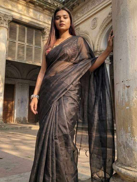 Women Solid Handloom Saree With Blouse - 22500197 -  Standard Image - 2