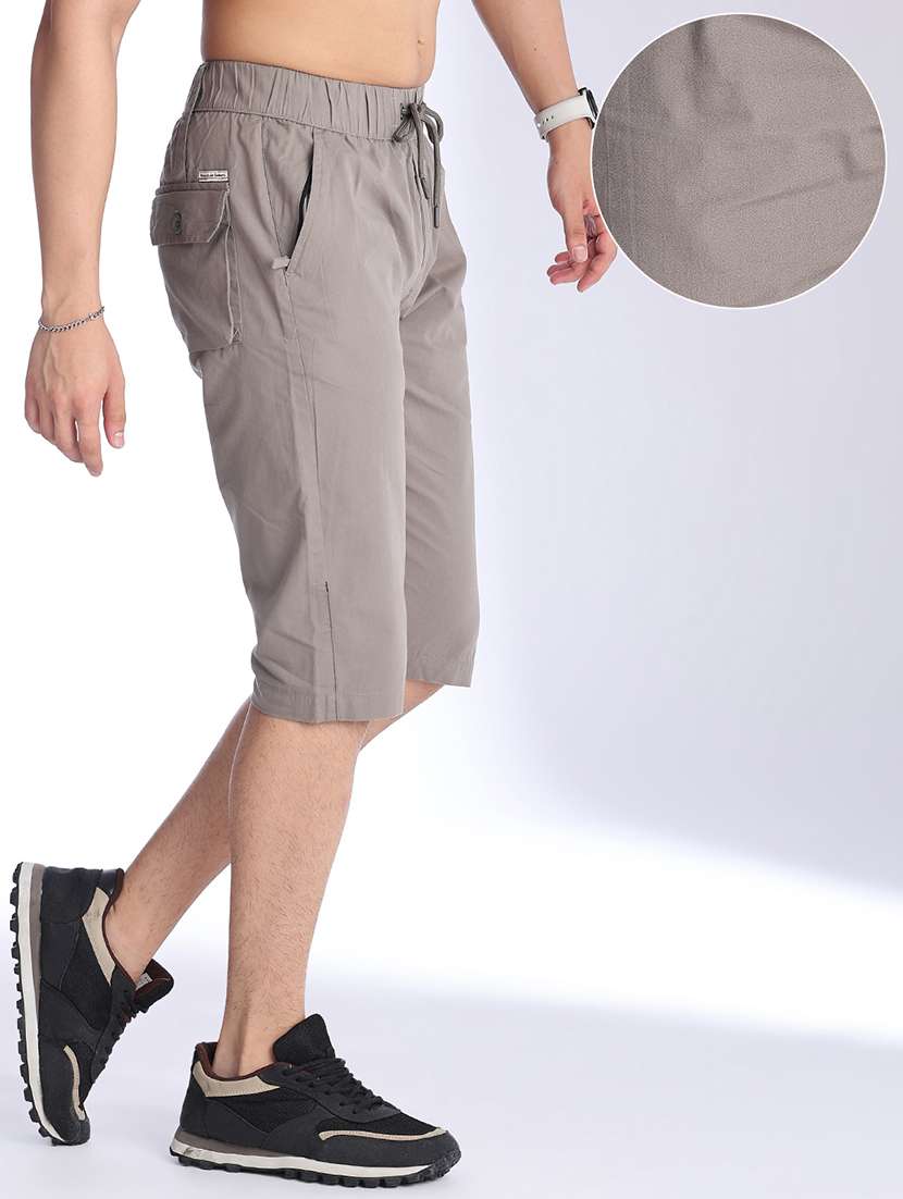 men solid mid rise regular fit three - fourth shorts - 22501002 -  Standard Image - 2