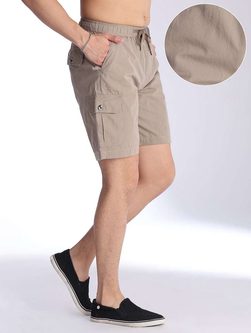 men solid mid rise regular fit cargo shorts - 22501047 -  Standard Image - 2