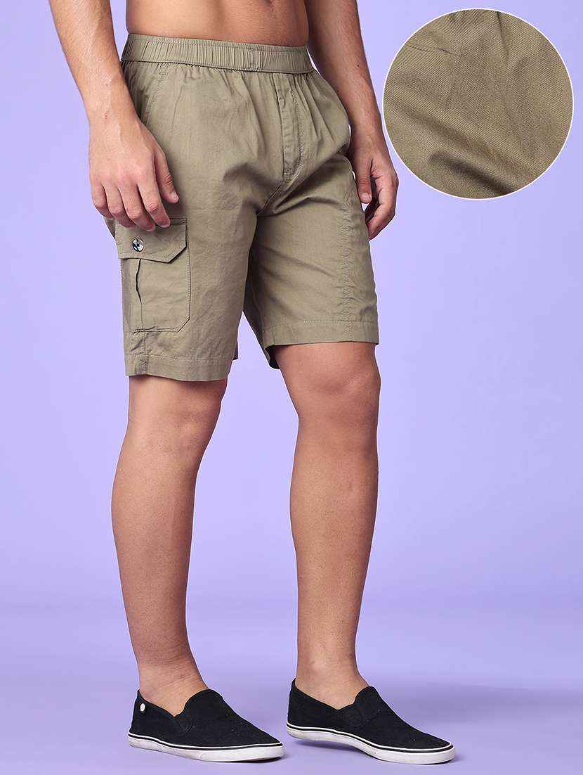 men solid mid rise regular fit cargo shorts - 22501052 -  Standard Image - 2