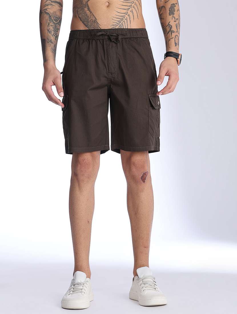 Men Solid Mid Rise Regular Fit Cargo Shorts - 22501067 -  Standard Image - 2
