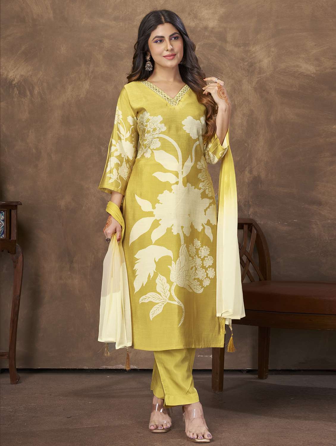 women floral three quarter sleeve kurta pant with dupatta set - 22501891 -  Standard Image - 2