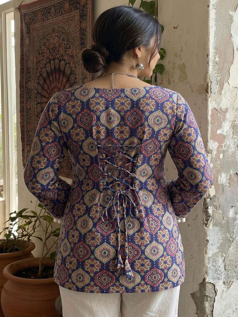 women printed bell sleeve straight kurti - 22501900 -  Standard Image - 2