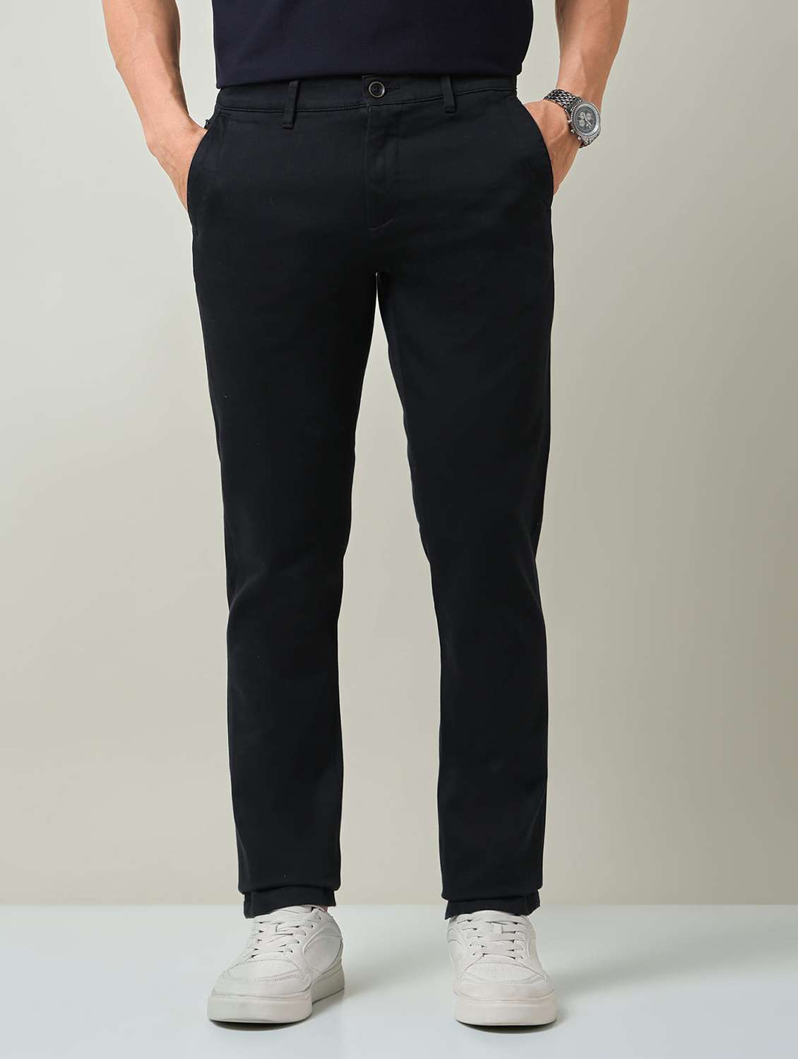 men solid mid rise chinos casual trouser