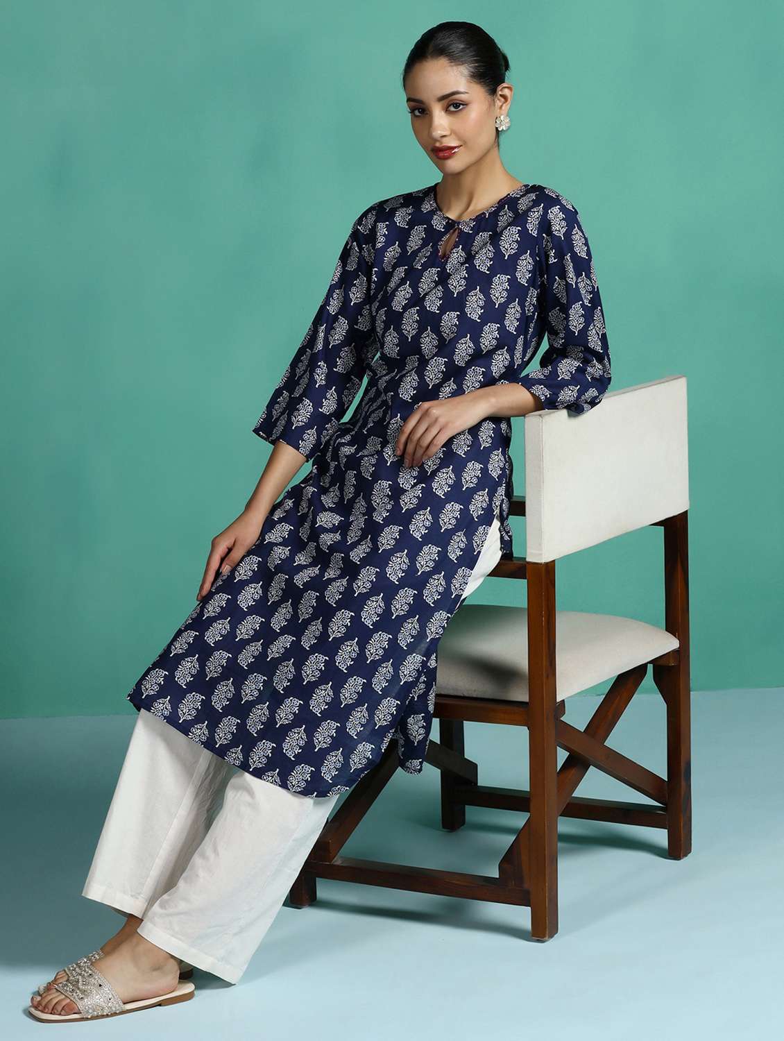 women printed three quarter sleeve straight kurta