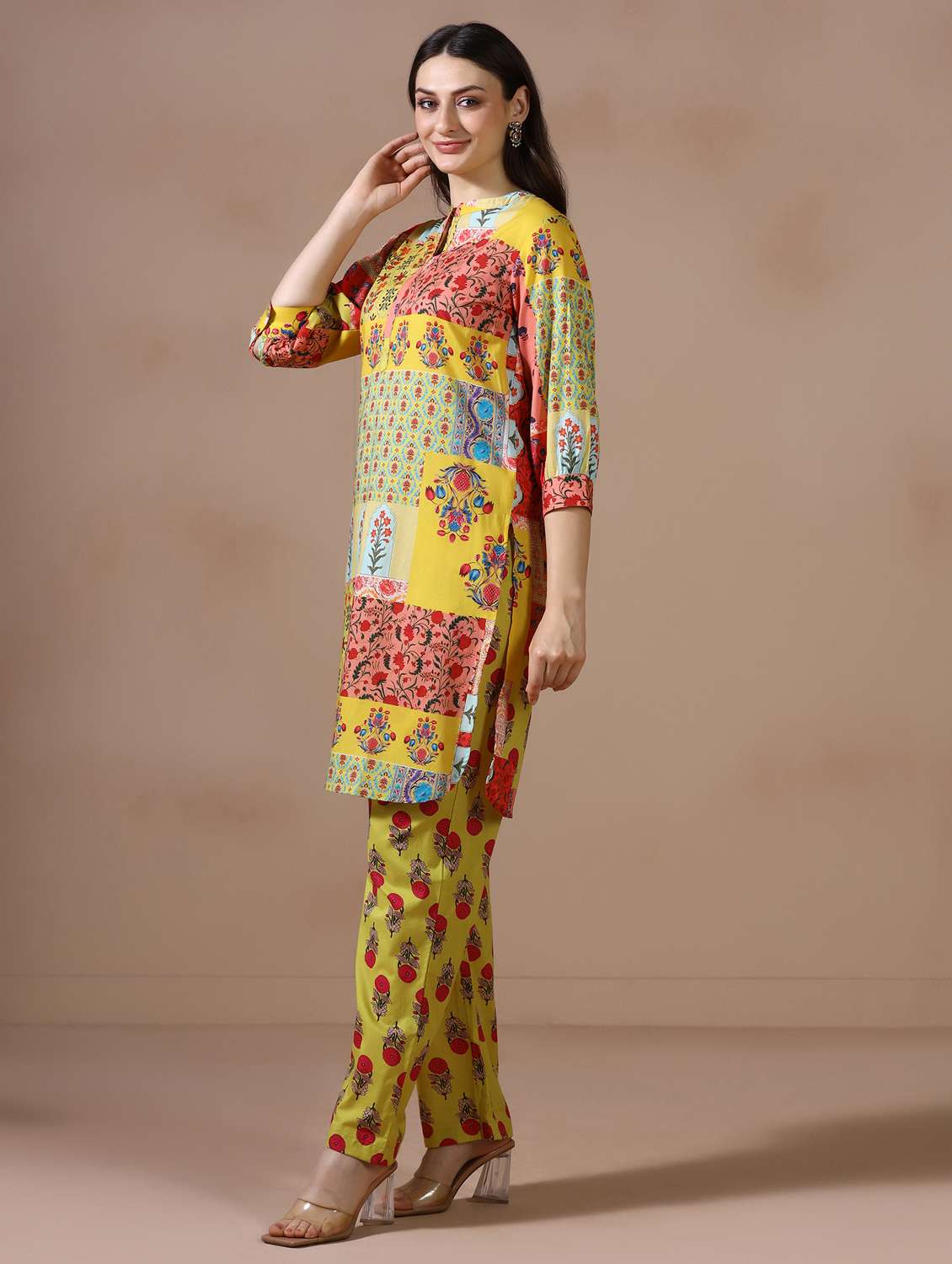Women Printed Three Quarter Sleeve Kurta Pant Set - 22502087 -  Standard Image - 2