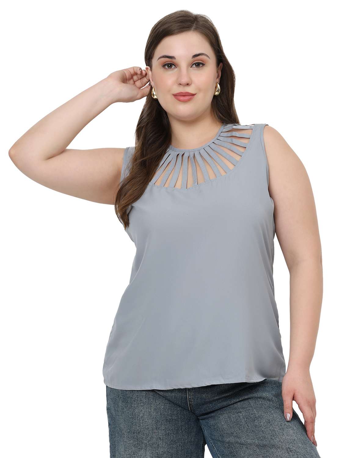 women solid sleeveless round neck top