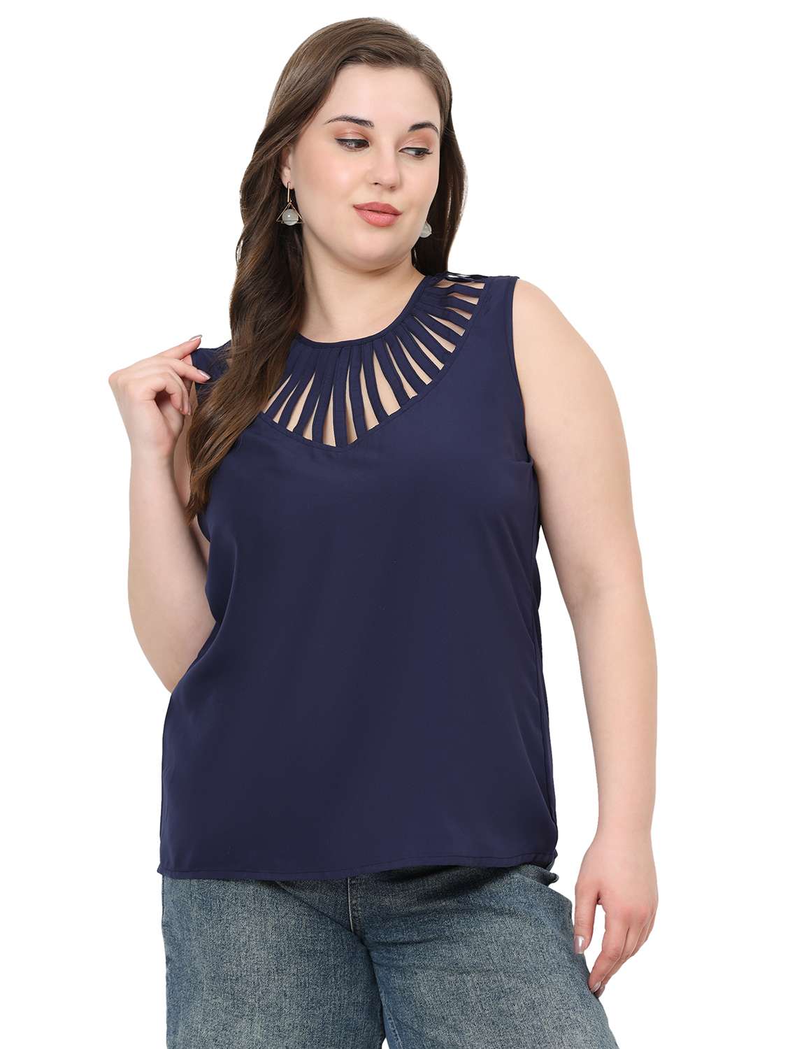 women solid round neck sleeveless top