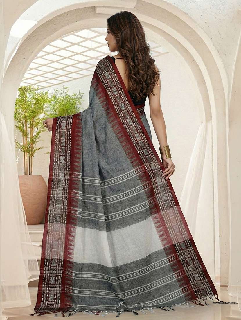 women solid with bordered handloom saree with blouse - 22502591 -  Standard Image - 2