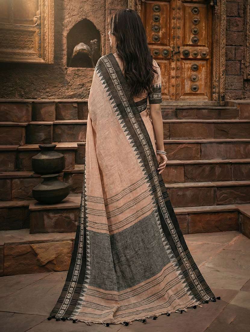 women solid with bordered handloom saree with blouse - 22502593 -  Standard Image - 2