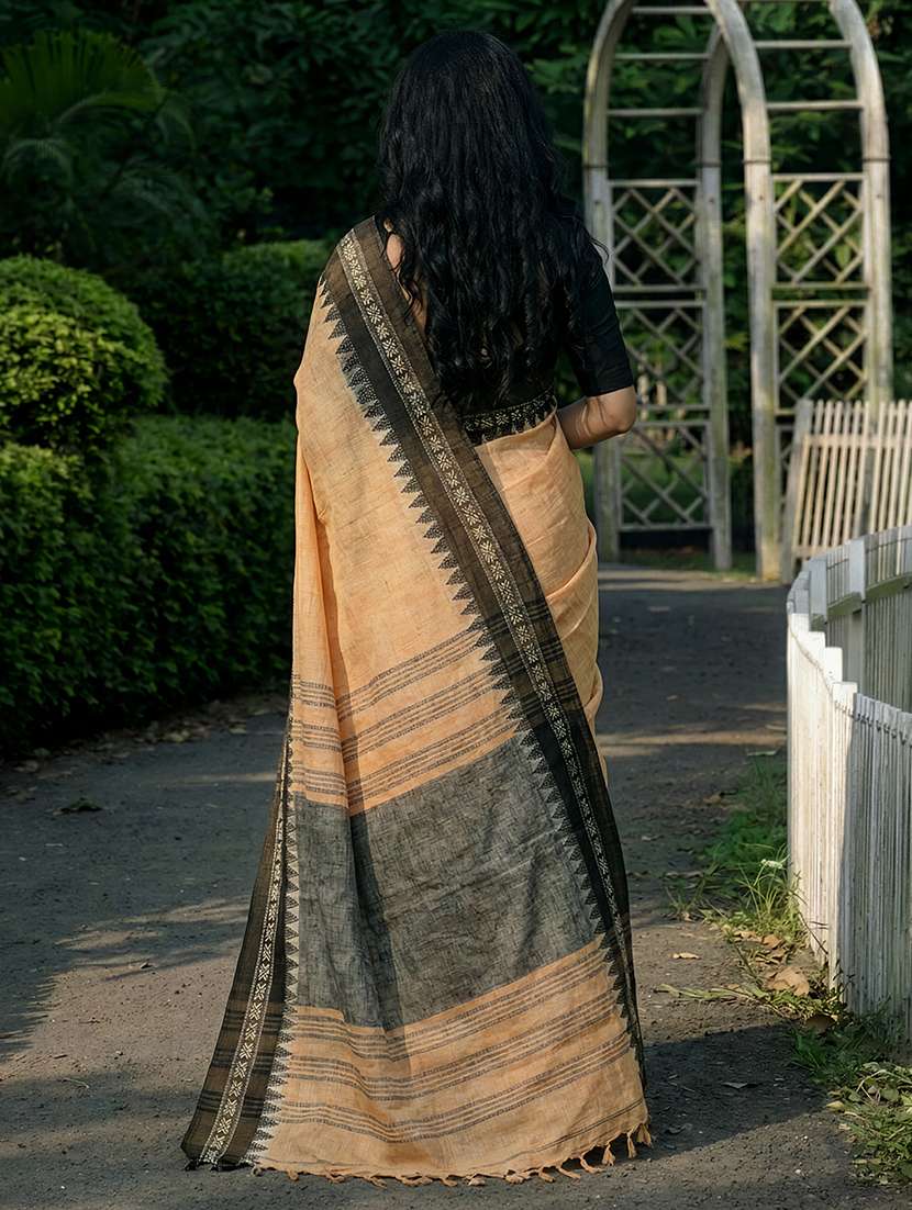 women solid with bordered handloom saree with blouse - 22502595 -  Standard Image - 2
