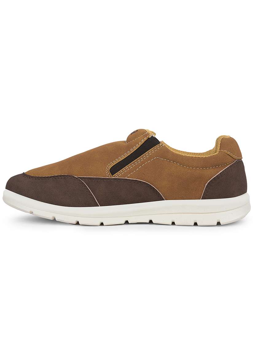men nude slip on sneaker - 22502693 -  Standard Image - 2